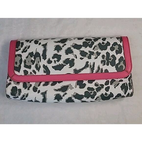 ❤️ Vera Bradley Baekgaard Snow Leopard Oversized Leather Clutch – Pink Trim - Picture 1 of 11